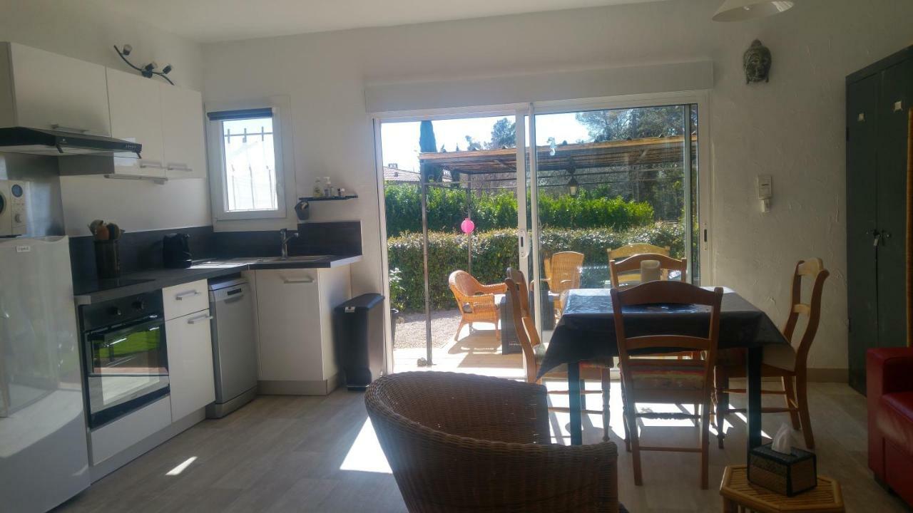 Gite Lapaz/Jacuzzi Prive/Piscine Draguignan Exterior photo